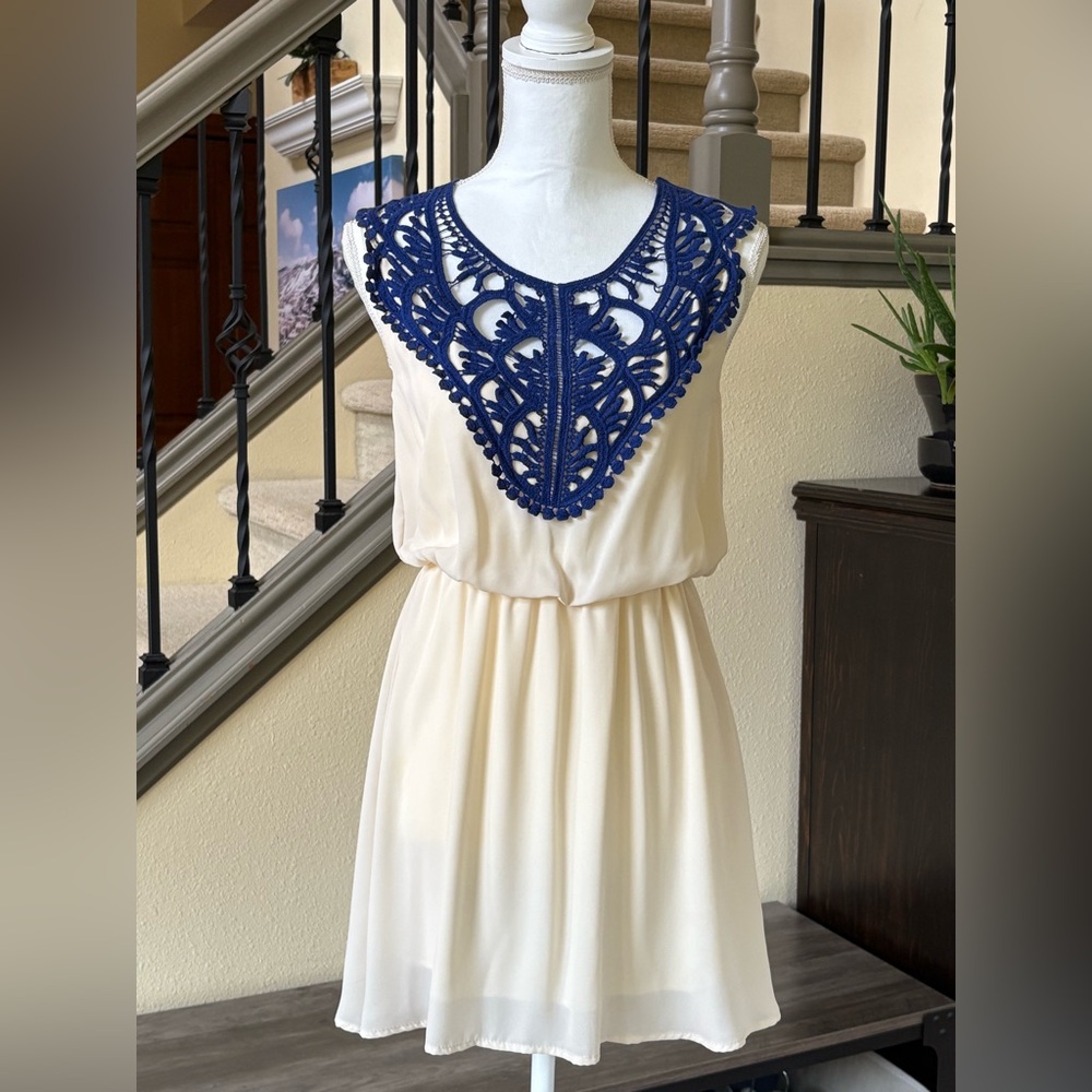 Sage Chic Flowy Cream Dress with Blue Lace Detail Size Small